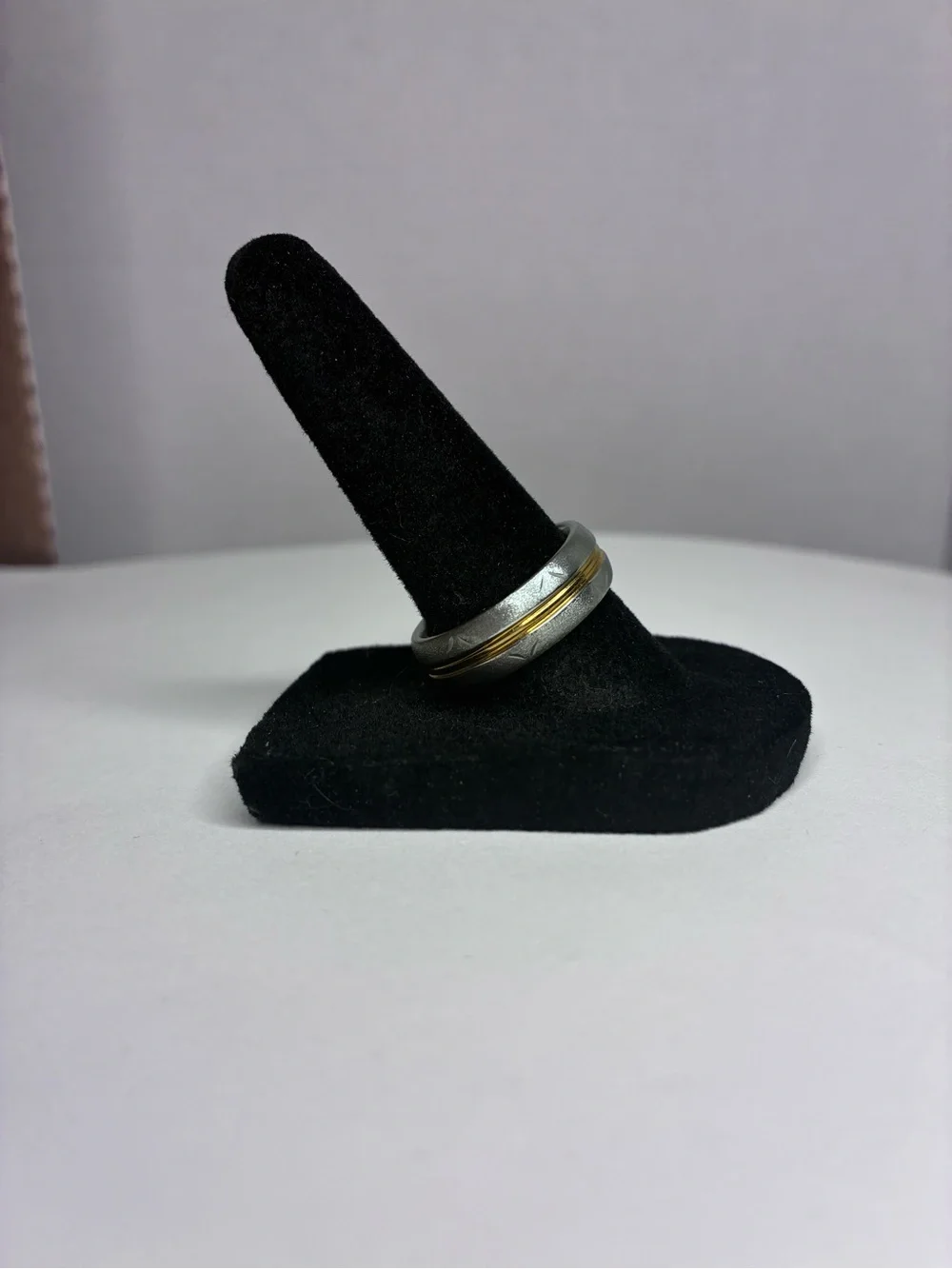 Silver And Gold Colored Wedding Style Band Paris Jewelry Ring V Engraved 7.75
